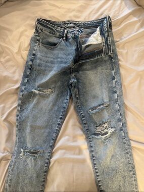American Eagle Outfitters Light Blue Distressed Jeggings
